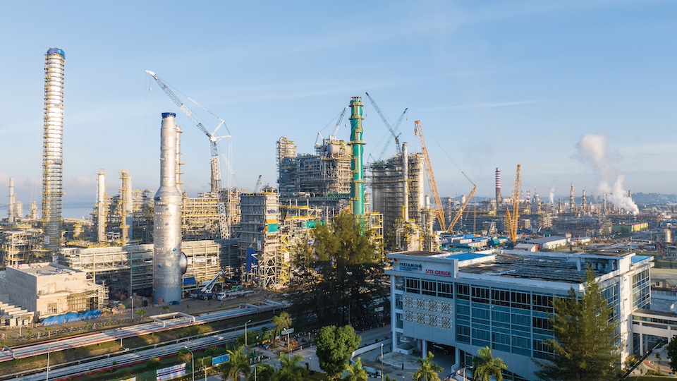 Balikpapan refinery consultant review office